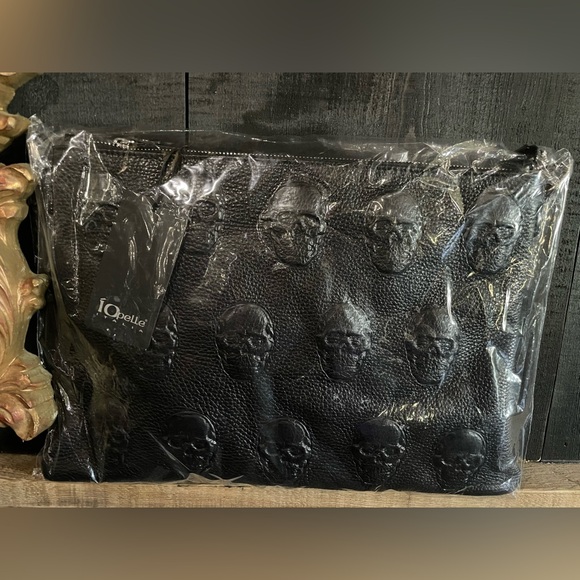 IO PELLE NWT Made In Italy Leather Skull Embossed Pouch Bag Crossbody Purse - Picture 8 of 12